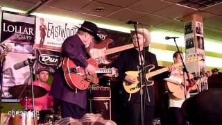 HD - Guitar Geek Festival 2010 - Duane Eddy - Movin' N' Groovin & Detour!