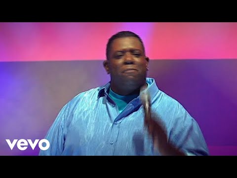 Exaltasamba - 40 Graus De Amor (Live from Porto Alcobaça, São Paulo, Brazil / 2006)