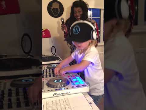 DJ Archie and Kele Le Roc Remixing the Garage classic MY LOVE (10 degrees below remix) **Full Clip**