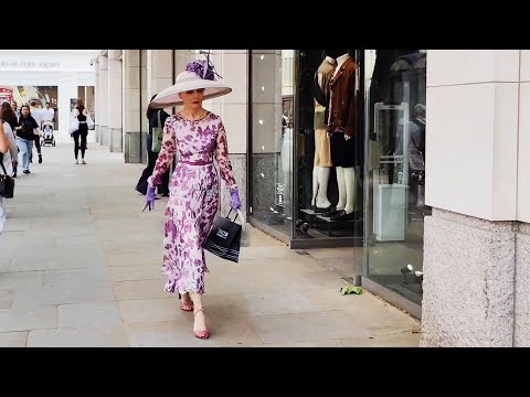 Best Fashion After 50, 60, 70. How They Dress At An Elegant Age In London. Old Money Style.