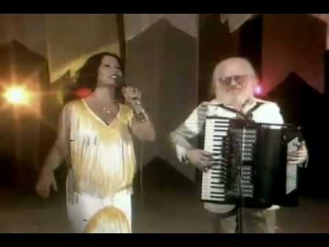 Clara Nunes e Sivuca - "Feira de Mangaio" (1978)