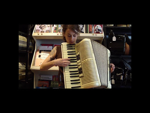 Hohner Verdi IIIM - Cream image 4