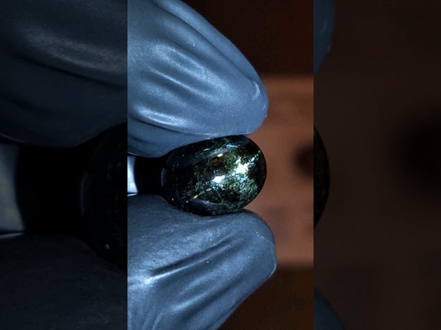 حجر ديوبسايد نجمي طبيعي 5.47 قيراط موثق ومفحوص بشه...