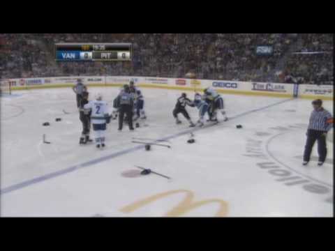 Alexandre Burrows vs Brooks Orpik