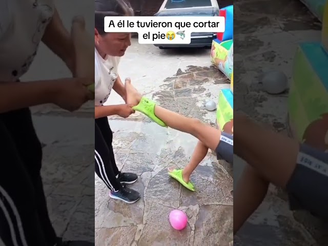 Vídeo relacionado con Chanclas Pala EVA Hello Kitty para Niño y Niña - Zuecos Hello Kitty Infantiles para Playa, Piscina, Ligeras y Antideslizantes, Sandalias Suaves, Resistentes, Verano