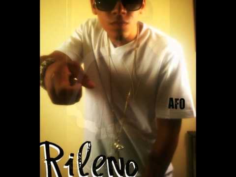 Mickelly & Rileno Ft. Arez Flow - Tu Perfume