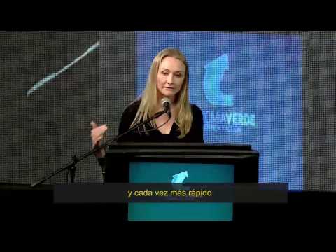 Alexandra Cousteau: "Si no hacemos cambios a gran escala nuestros océanos morirán"