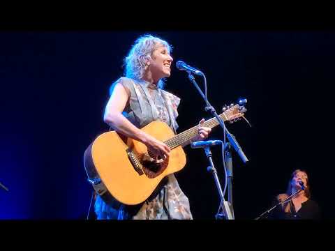 Bleeding All Over You - Martha Wainwright