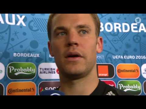 EM 2016: Manuel Neuer nach dem Spiel gegen Italien am 2.7.2016