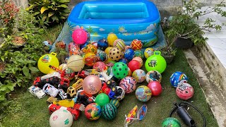 Download lagu Prangpangpung Tung Wadidaw! There are lots of balls and toys buried in the ball pit in front of t... mp3