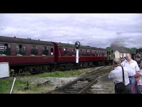 47324 and 69023 top and tail out of Swanwick