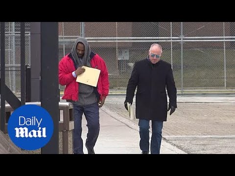 R Kelly is released from Chicago jail after paying child support