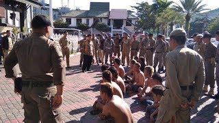 Download lagu Satpol PP Kota Banjarmasin Amankan Sembilan Anak Punk saat Asik Tiduran di Kawasan Pasar Ujung Murun mp3 Download lagu Satpol PP Kota Banjarmasin Amankan Sembilan Anak Punk saat Asik Tiduran di Kawasan Pasar Ujung Murun mp3