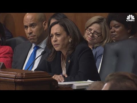 カマラ・ハリスは上院公聴会でバー司法長官を尋問する (Kamala Harris grills AG Barr during Senate hearing)