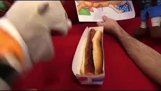 Junior has an automatic error while trying to suck the hotdog (WAIT WHAT) 