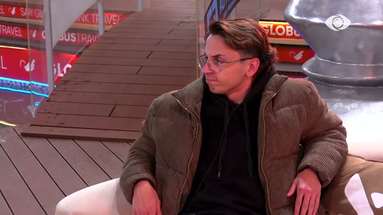 “Çfarë jam unë?”/ Miki imiton Olën: Jam Mikela unë, jo ti…