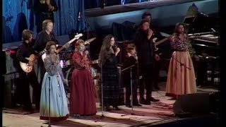 Johnny Cash,John Carter Cash and The Carter Family -  Wabash Cannonball (Live in Prague)