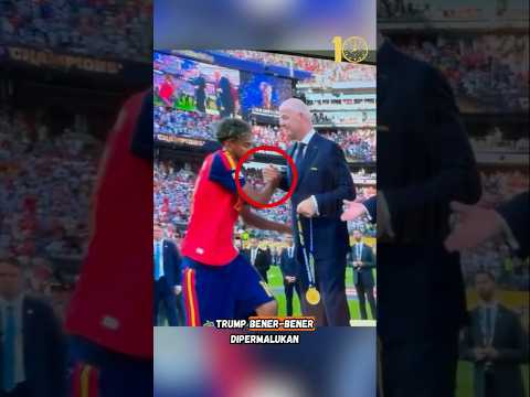 Trump dipermalukan saat pengen mengangkat trofi Piala Dunia bareng Rodri.😭🤣