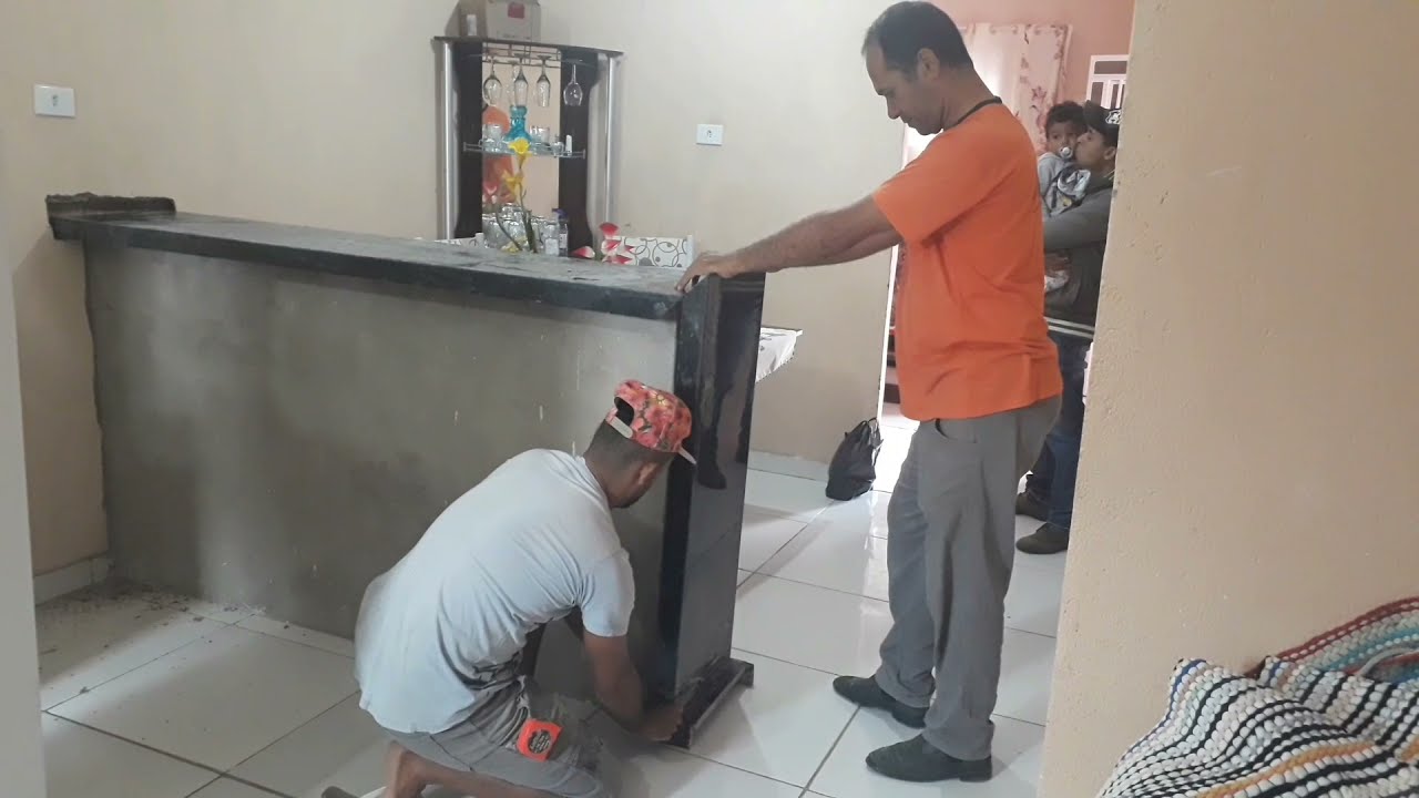 INSTALACAO DA PEDRA DE MARMORE NO BALCAO COZINHA AMERICANA MEDIDAS E VALORES