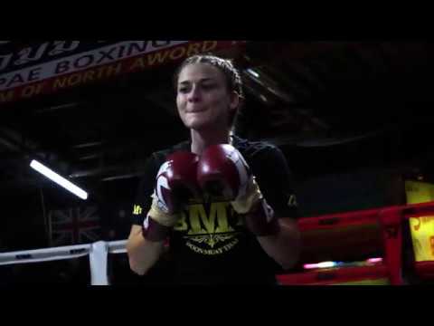 Intense girl Muay Thai fight (Canada vs Thai) at Thapae Stadium Chiang Mai