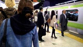 Shibuya Platform Walk - (111028-1739)