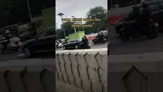 Download lagu Rombongan Presiden jokowi saat di lalu lintas padat.. TANPA SIRINE mp3