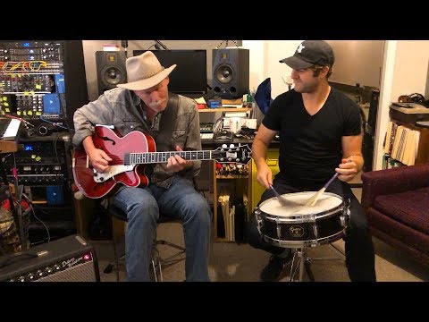 Check out Bruce Forman jamming on his Sonntag archtop plugged into a blackface Fender Deluxe Reverb