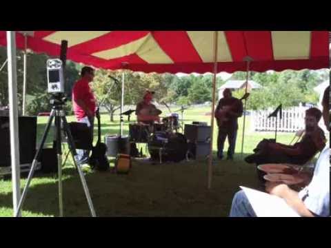 Solo bass loop - Anthony Wellington at the Accuracy Bass Event