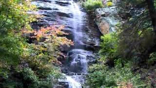 preview picture of video 'Shunkawauken Falls in the fall'