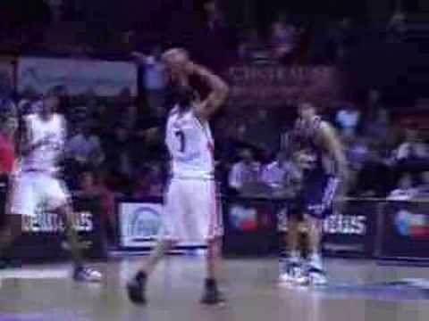 15 19-01-08 BCO-Bologna bis - Sam Van Rossom scoort op assis