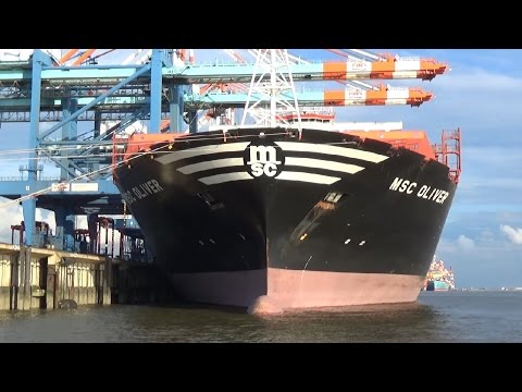 MSC OLIVER - Nahe Vorbeifahrt in Bremerhaven, Größtes Containerschiff der Welt