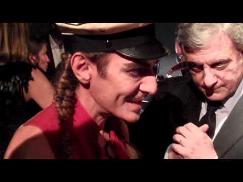 Fashion Broadcasting @ John Galliano Dior SS 2010/11 Paris