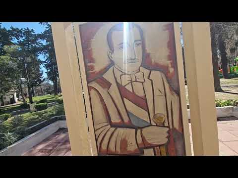 PLAZA 9 DE JULIO ESQUINA CORRIENTES 