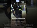 Hulpdiensten BEKOGELD met VUURWERK, GLAS EN STENEN #vuur #politie