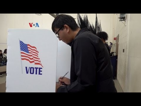 VOA - PEMILIH GEN Z DI AMERIKA &ldquo;LATIHAN NYOBLOS&rdquo; DI SIMULASI TPS