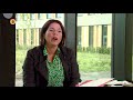 Dochter Anette vertelt dat haar moeder 'niets met de spijtbetuiging kan'.