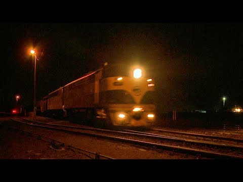Broad Gauge SSR Grain Train With Streamlined EMD Locomotives - PoathTV Australian Railways