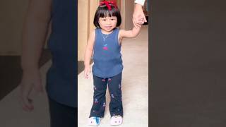 Download lagu Senyum Ceria Baby Lily Saat Digandeng #raffinagita #babylily #shorts mp3