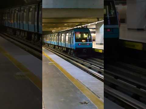 Metro De Santiago | Línea 5 | NS-93 N°2066 Retirándose de la Estación Quinta Normal.