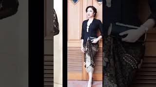 Download lagu TREND Kebaya Mamba (Kebaya Nuansa Gelap) | Fashion In Love mp3