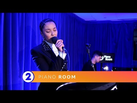 download lagu mp3 mp4 Lewis Capaldi And Grace Carter, download lagu Lewis Capaldi And Grace Carter gratis, unduh video klip Lewis Capaldi And Grace Carter