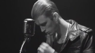 Machine Gun Kelly   Spotlight ft  Lzzy Hale