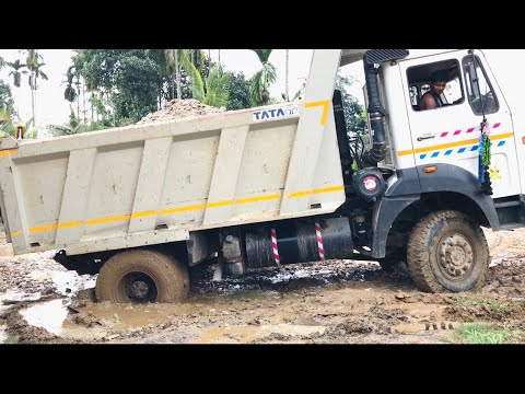 Tata 1618 4x4 tipper at work | offroad 4x4 machine