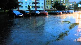 Wideo: Zalana ul. Grunwaldzka w Lesznie
