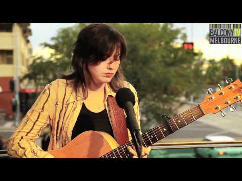 LAURA IMBRUGLIA - WOULDN'T BE SURPRISED (BalconyTV)