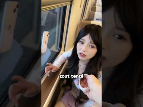 Son Téléphone Est Resté Collé À La Vitre Pour De Bon!😨