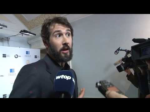 Josh Groban salutes Tony Bennett at Gershwin Prize