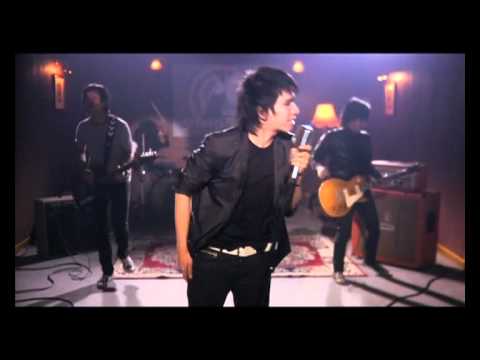 Domino - Siapa Yang Pantas (Official Music Video)