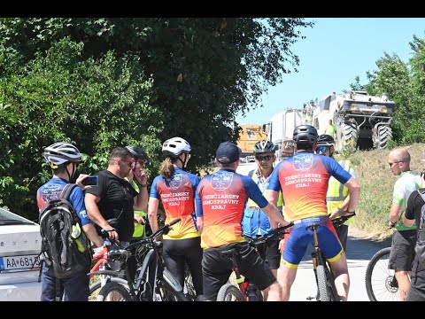 Na cyklotrase medzi Trenčínom a Dubnicou nad Váhom je rušno