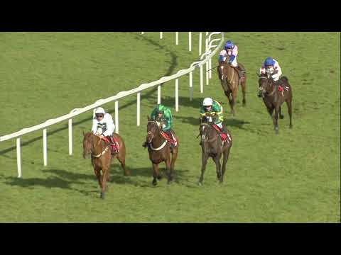 TOP NOTCH 2017 Scilly Isles Novice Chase Horseracing Sandown Park